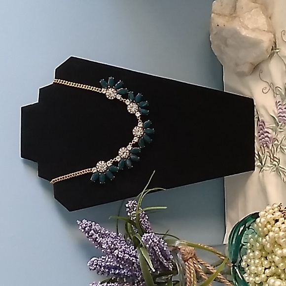 EUC J. Crew Statement Necklace Gold-tone Cubic Zirconia, Green Lucite - Picture 2 of 9